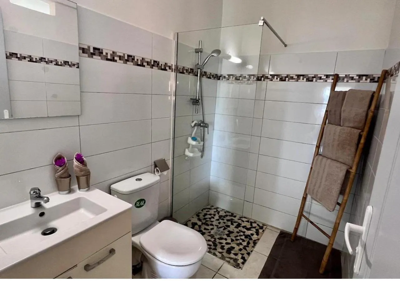Les Tourterelles - Appartement Vue Mer & Jacuzzi Le Lorrain Apartment